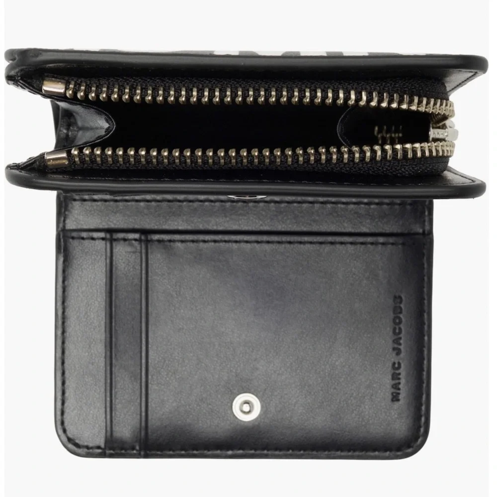 Marc Jacobs Wallet - Picture 3 of 5